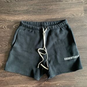 Fear of God Essentials Graphic Shorts Black Sz M
